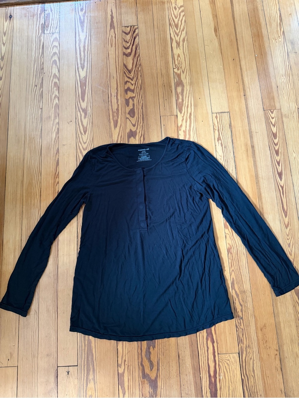 Magnetic Me Black Long Sleeve Nursing Top Size S 4/6 Modal Snap Front